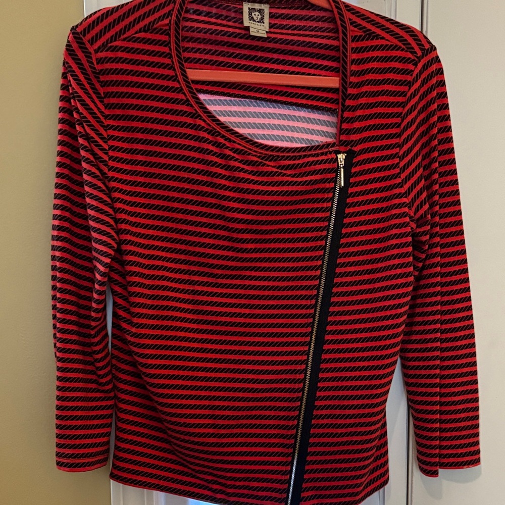 Women’s blouse in size M